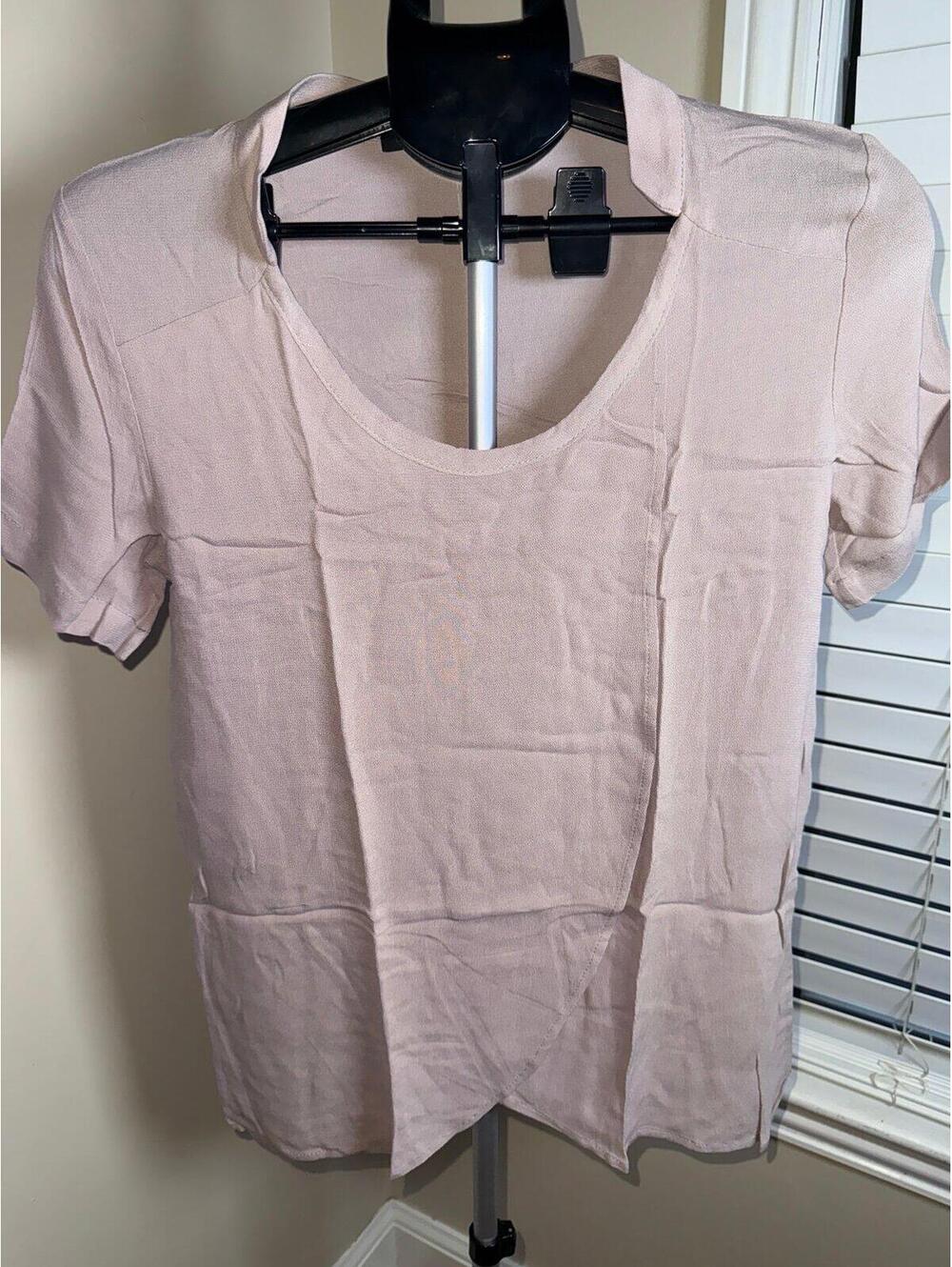 Fraiche by J Blush Pink Rayon Blouse Top XS Made in USA Lightweight Short Sleeve